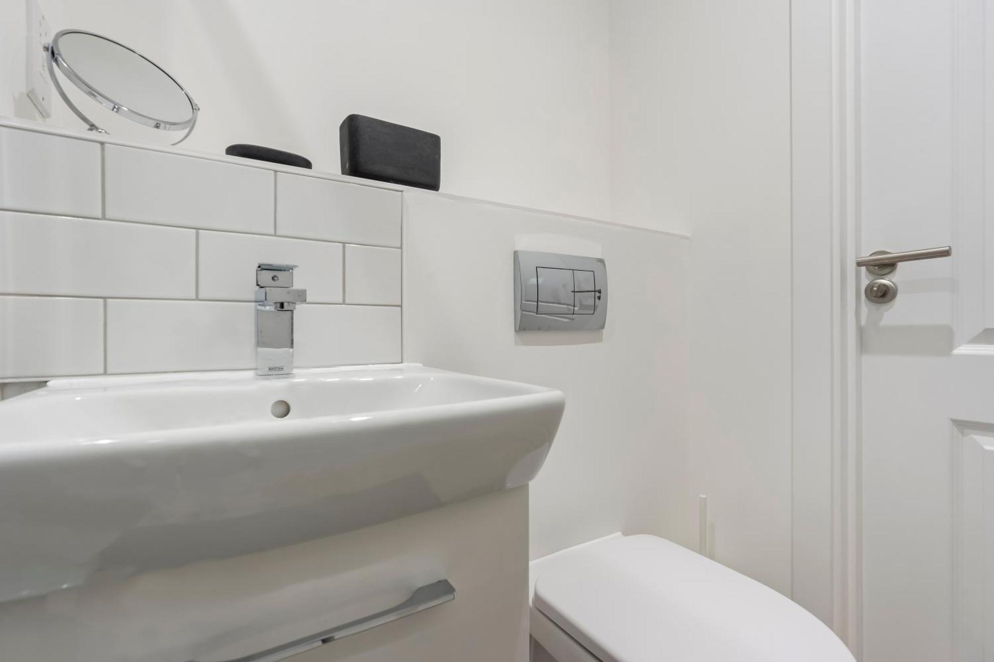 Evergreen Haven - Central 2Br - Free Parking W High Speed Wifi เบอร์มิงแฮม ภายนอก รูปภาพ
